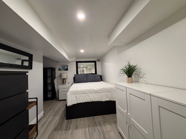 Little Italy 1 Bed 1 Bth Apartment with In-Suite Laundry