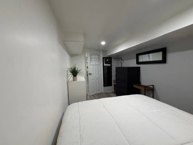 Little Italy 1 Bed 1 Bth Apartment with In-Suite Laundry - photo 3