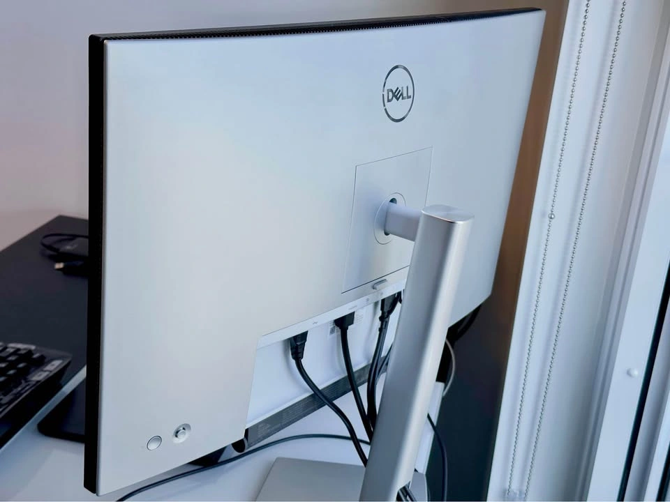 27” Dell Monitor with hub and conferencing module - photo 5