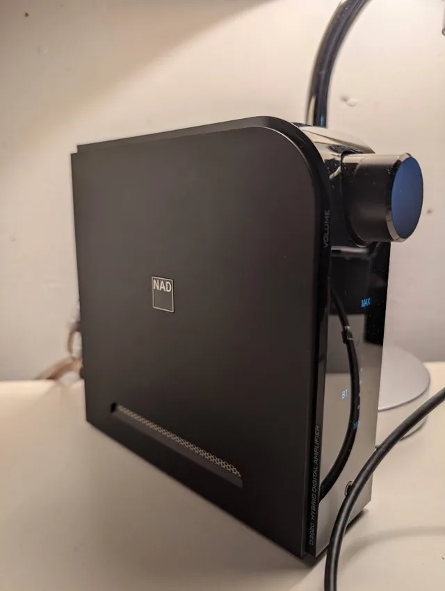 NAD D 3020 V2 Hybrid Digital DAC Amplifier thumbnail