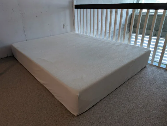 12" Memory Foam Queen Mattress (pickup ideally on Oct 8th) thumbnail