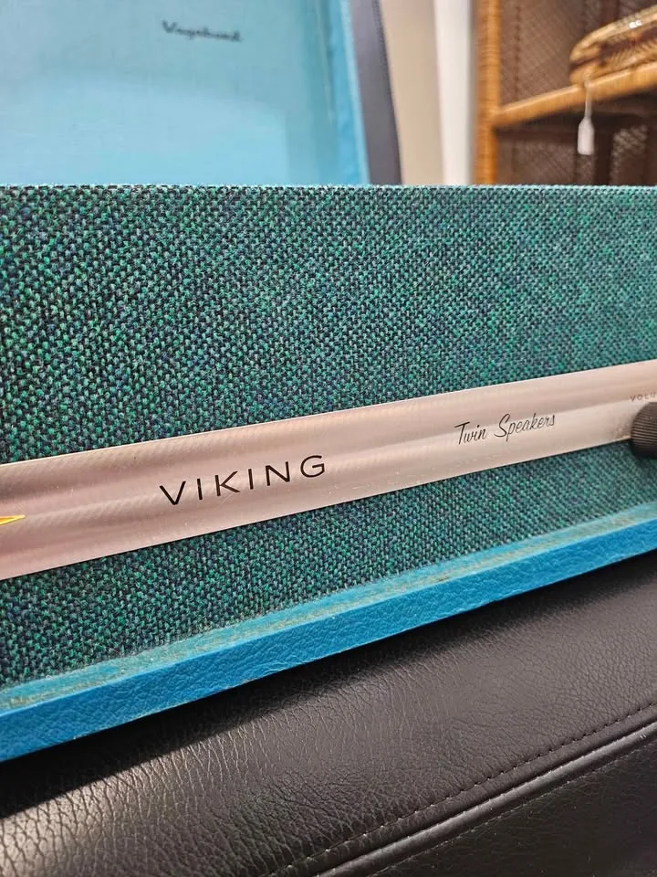 Vintage 1960s Viking vagabond record player working conditions image indicator(4)