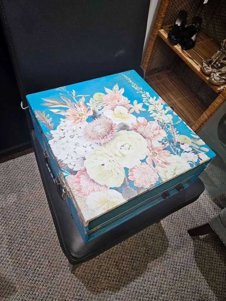 Vintage 1960s Viking vagabond record player working conditions image indicator(7)