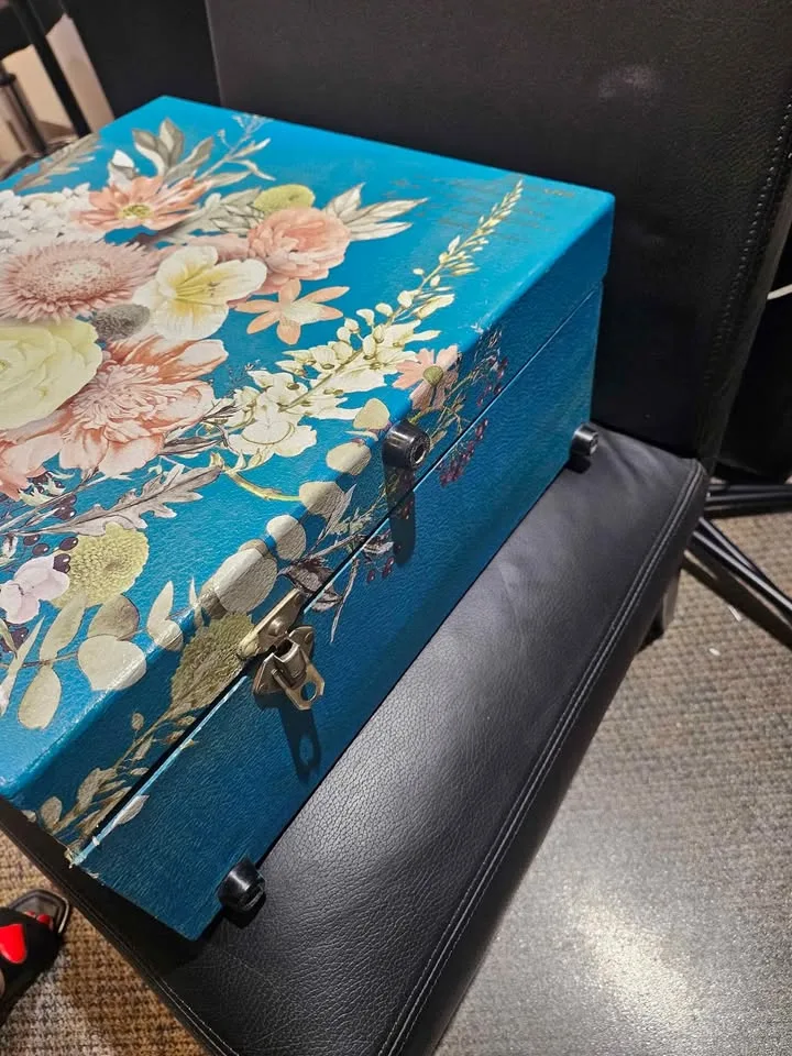 Vintage 1960s Viking vagabond record player working conditions image indicator(9)