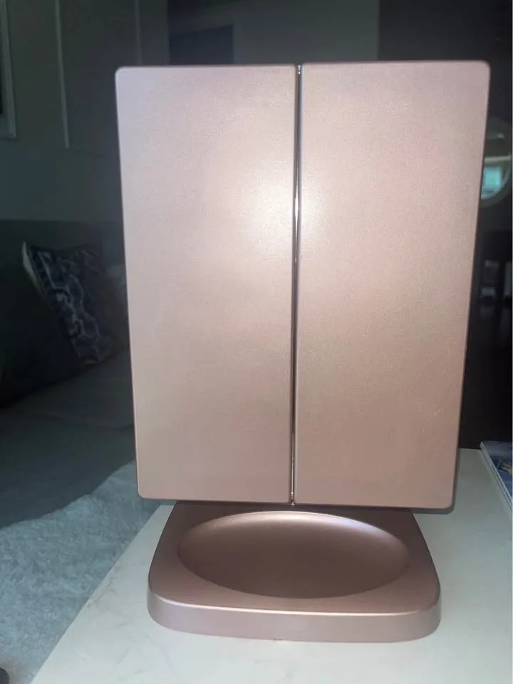 Conair Trifold Lighted Makeup Mirror - photo 2