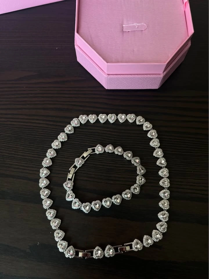 Swarovski Ariana grande full set - photo 4
