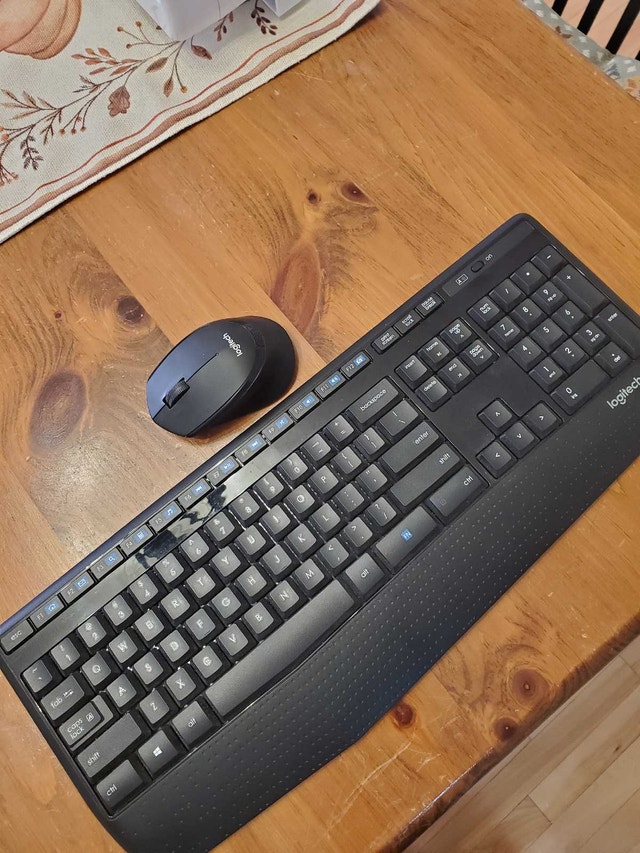 Logitech Wireless Keyboard & Mouse Combo