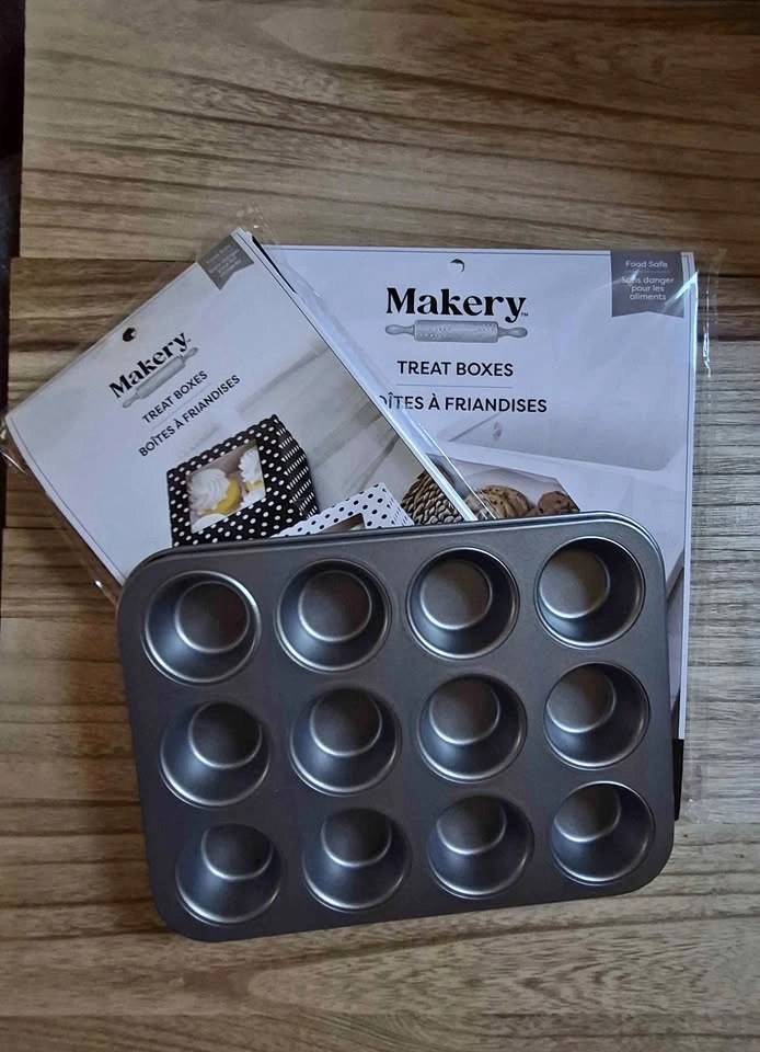Makery Mini Muffin pan bundle with boxes