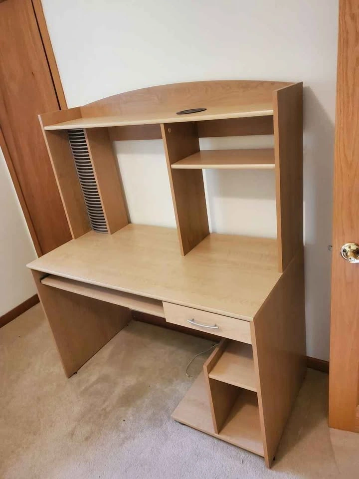 Light Wood Computer Desk with Hutch - photo 2