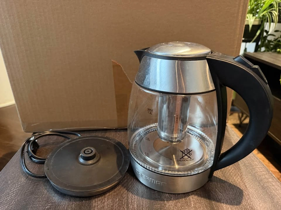 Chefman 1.8L Glass Electric Kettle - photo 3
