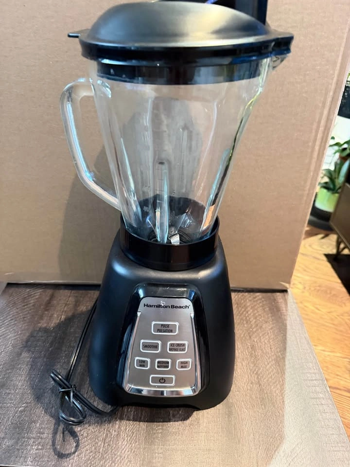 Hamilton Beach Blender with Glass Jar (Price negotiable) - photo 4
