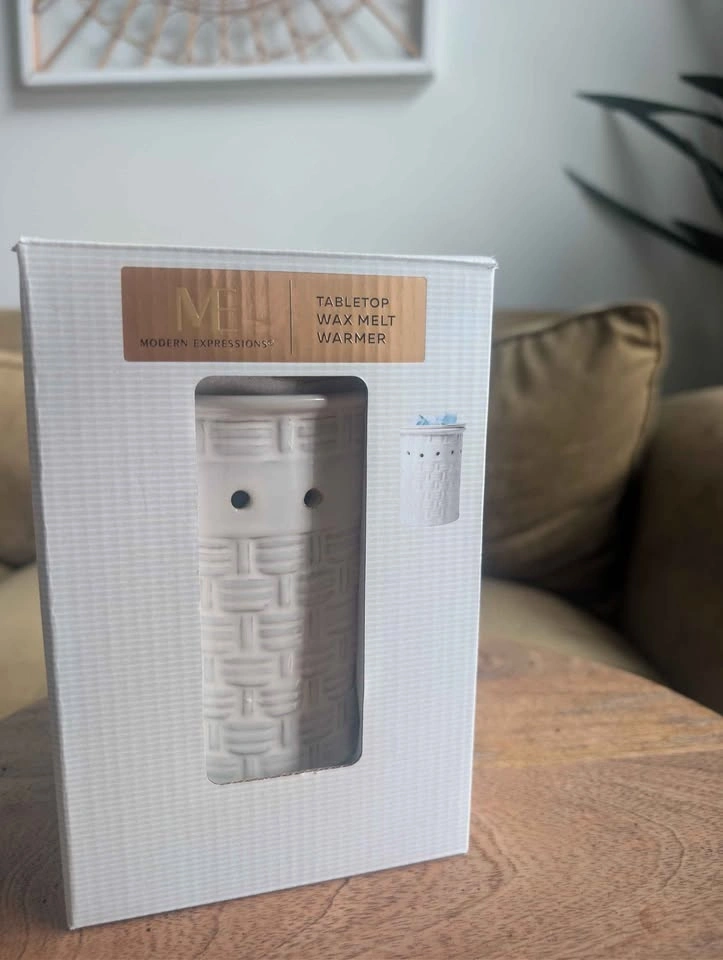 Electric tabletop wax warmer/nightlight - photo 3