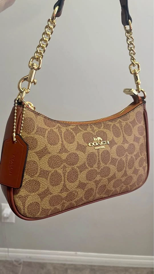 Walnut/ brown coach bag 🤎