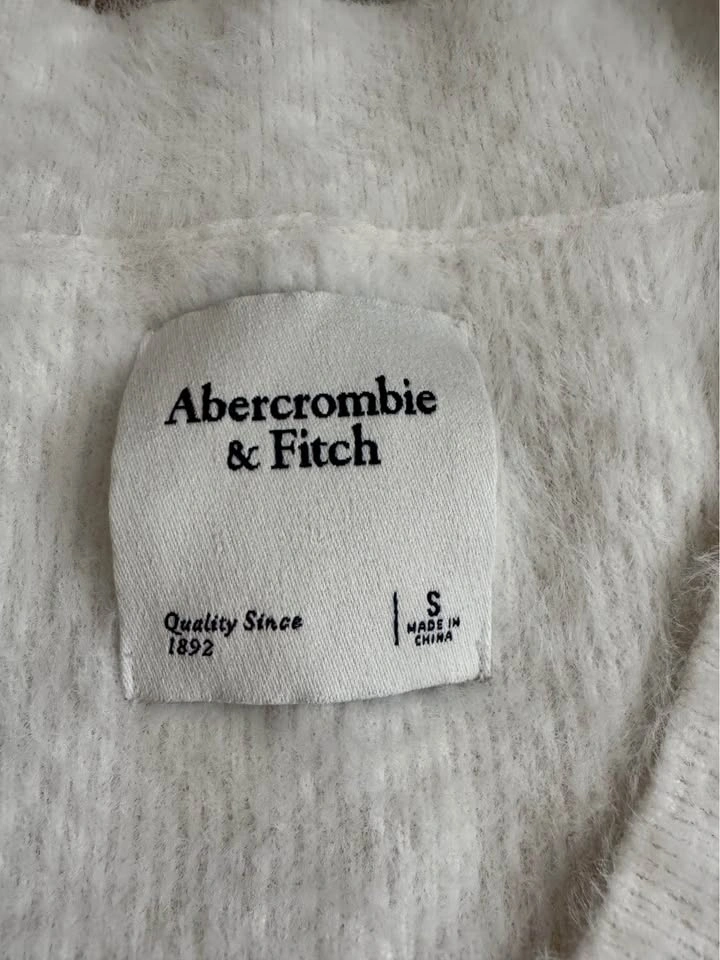 Abercrombie & Fitch Fuzzy V-Neck Sweater - photo 4