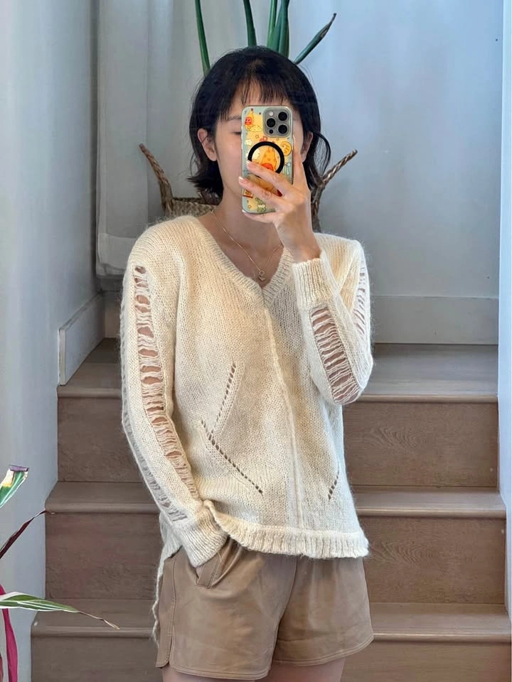 NEW 100% Mohair Cream Distressed Laddered Knit V-Neck Sweater