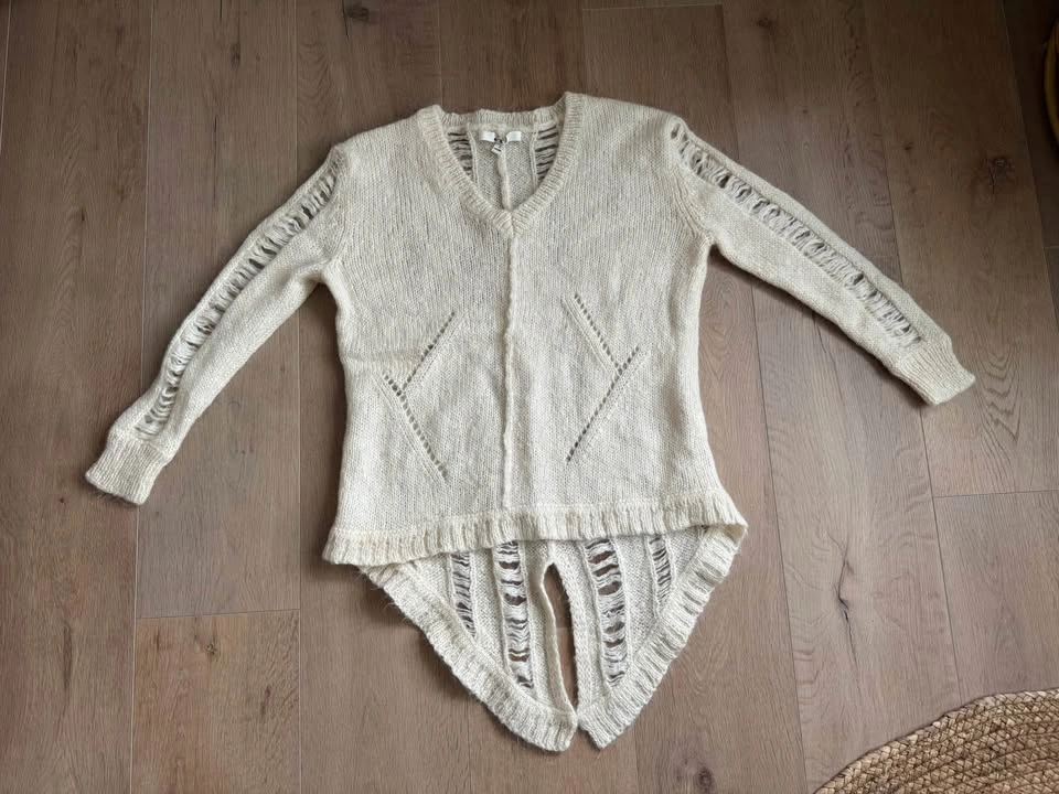NEW 100% Mohair Cream Distressed Laddered Knit V-Neck Sweater - photo 3