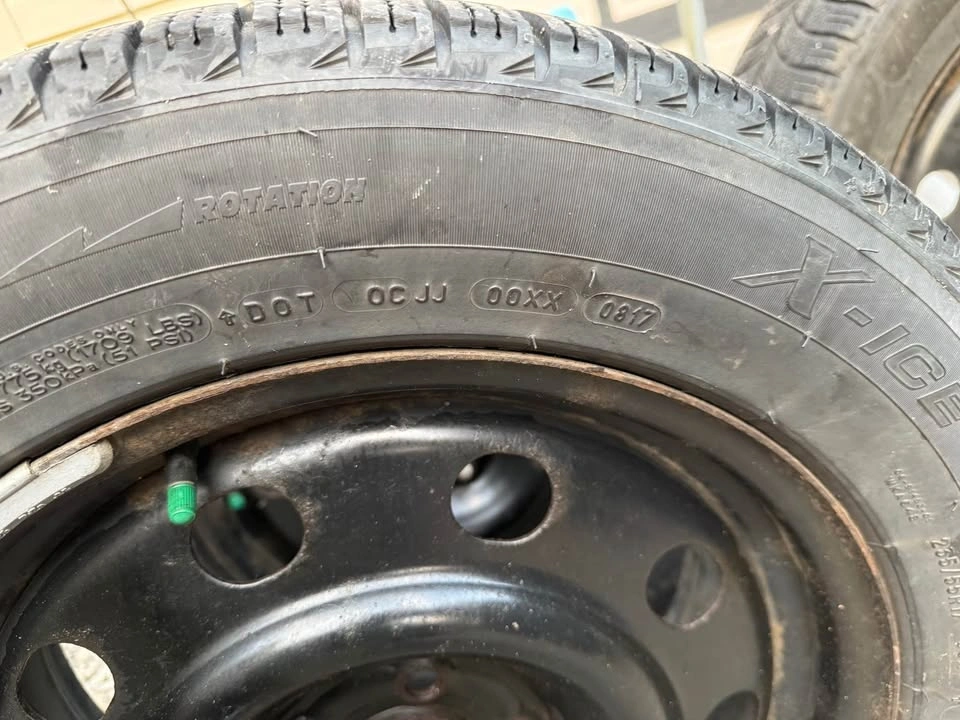 Michelin X-Ice Snow winter tires (235/55R17) on black steel rims - photo 2