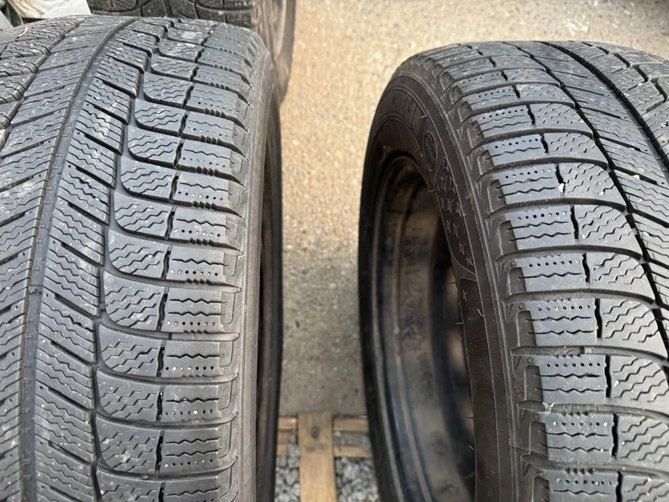 Michelin X-Ice Snow winter tires (235/55R17) on black steel rims - photo 3