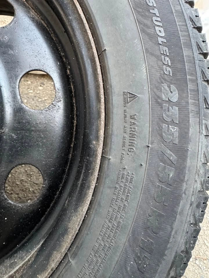Michelin X-Ice Snow winter tires (235/55R17) on black steel rims - photo 4