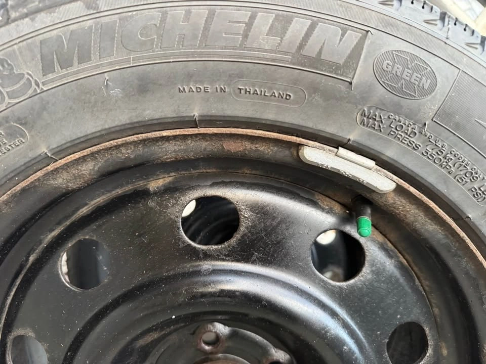 Michelin X-Ice Snow winter tires (235/55R17) on black steel rims - photo 5