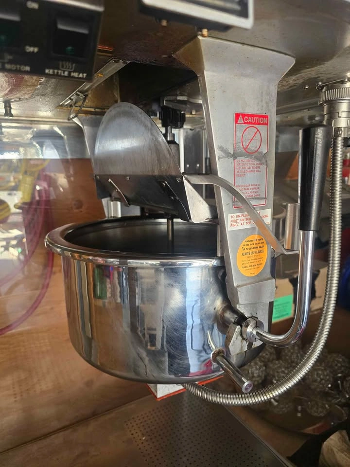 Gold Medal Pop-O-Gold 32 oz. Commercial Popcorn Machine - photo 2