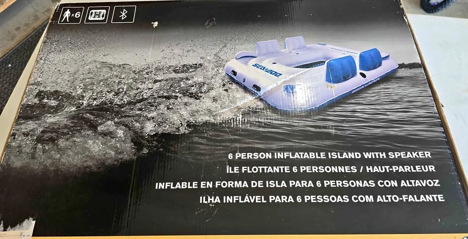 Sea-Doo 6 Person Inflatable Island with Speaker (Never Used)