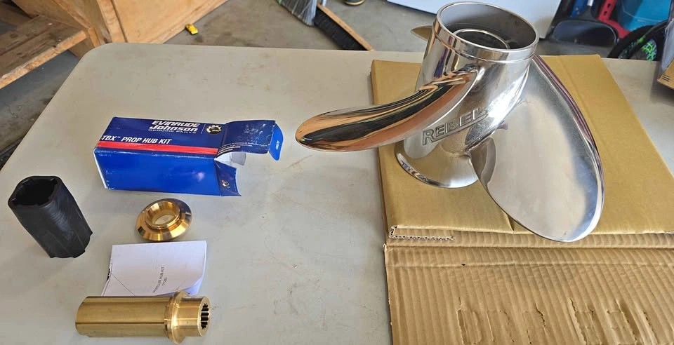Evinrude Johnson Rebel Stainless Steel Propeller with TBX Hub Ki