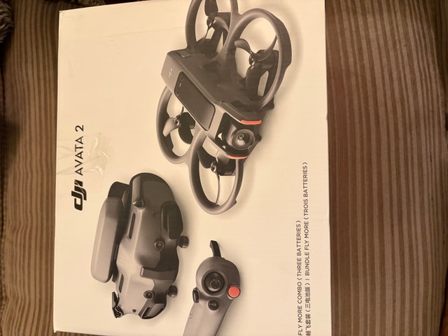 DJI Avata 2 Fly More Combo with 3 Batteries and Goggles 3