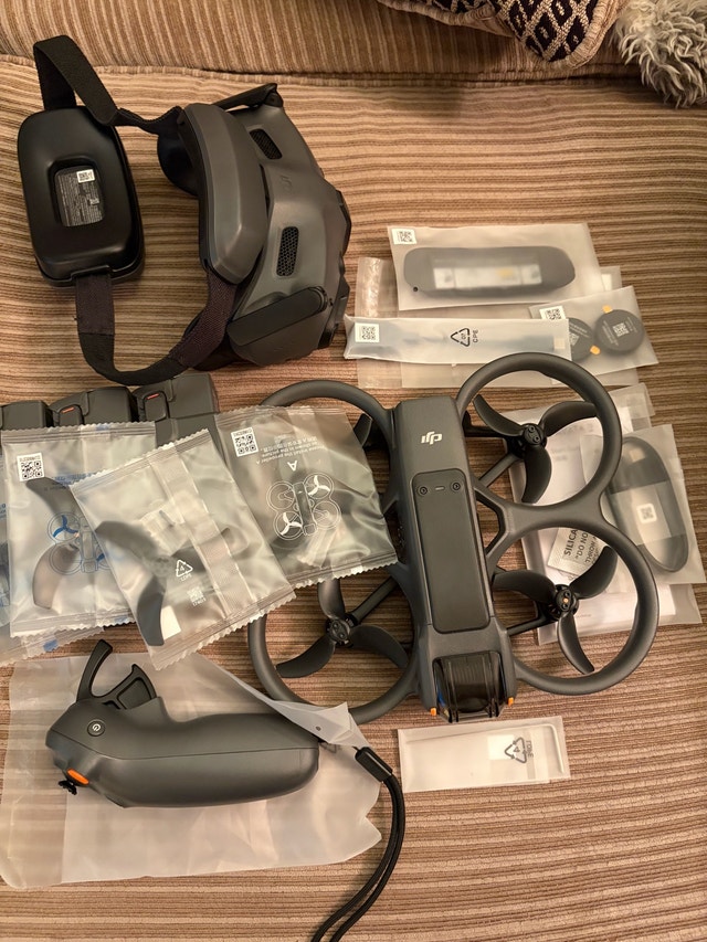 DJI Avata 2 Fly More Combo with 3 Batteries and Goggles 3 - photo 2