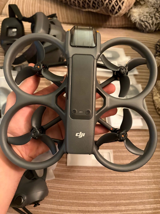 DJI Avata 2 Fly More Combo with 3 Batteries and Goggles 3 - photo 4