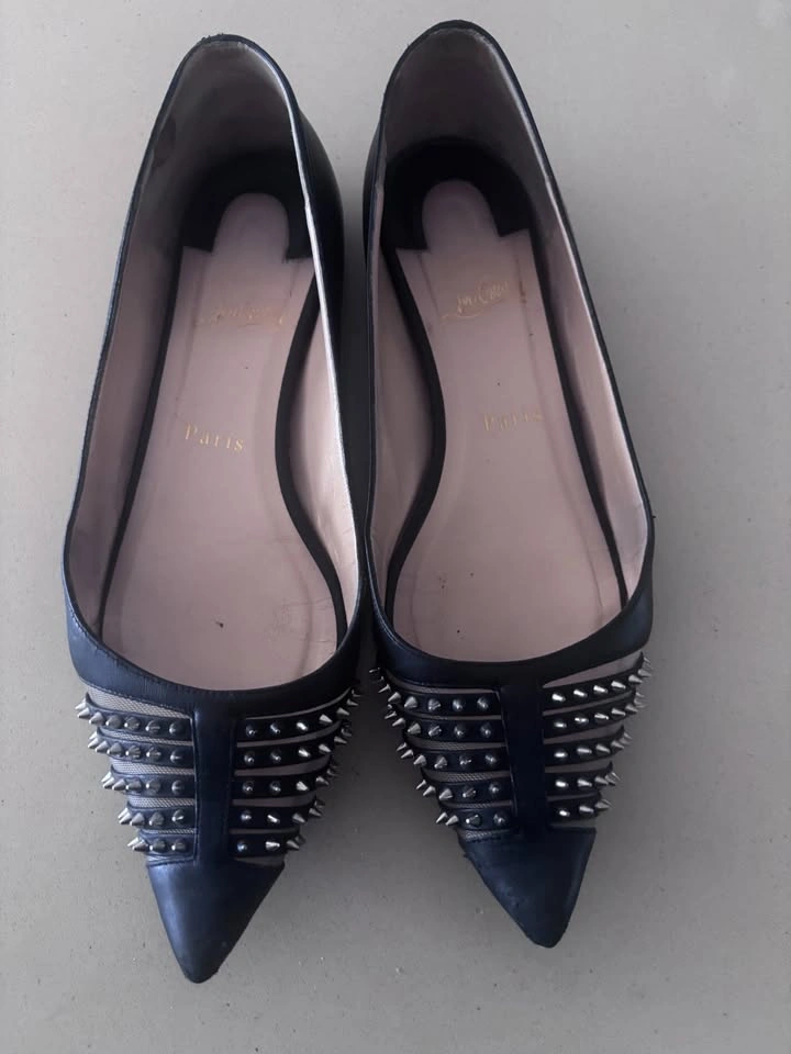 Authentic Louboutin Bareta Flat