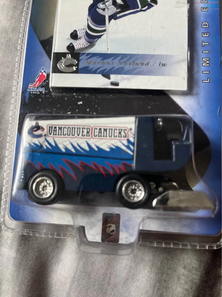NHL collectable - photo 2