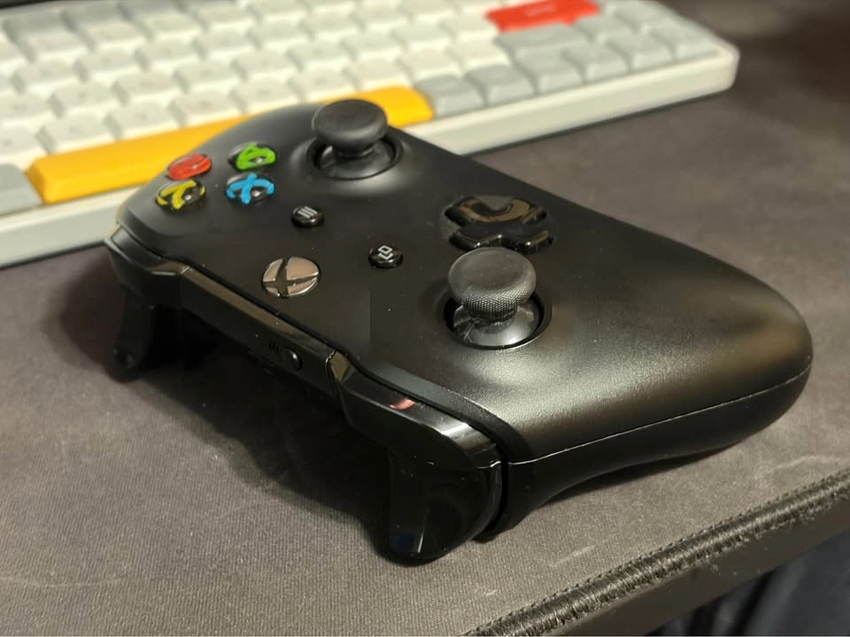 Official Microsoft Xbox One Wireless Controller (Model 1708) - photo 5