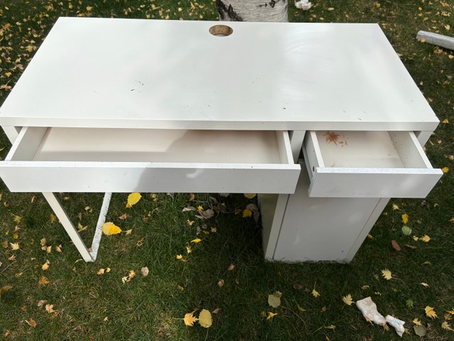 IKEA Micke desk - photo 5