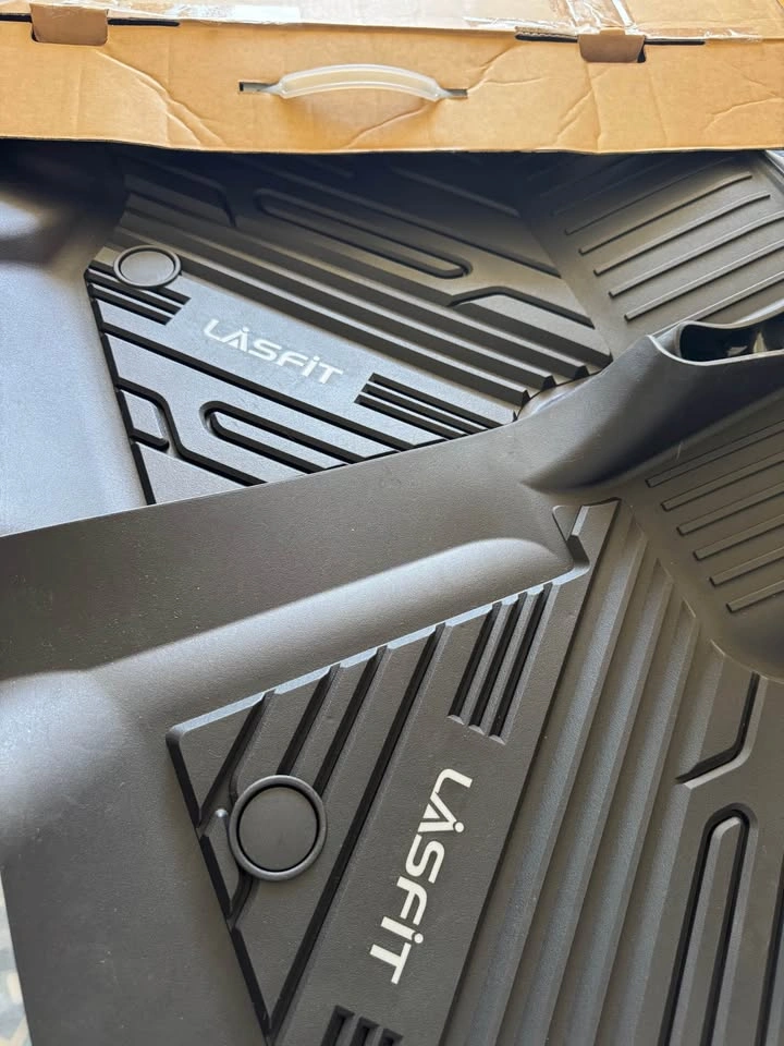Custom Floor Mats for Ford F250/F350/F450/F550 - New In Box - photo 3