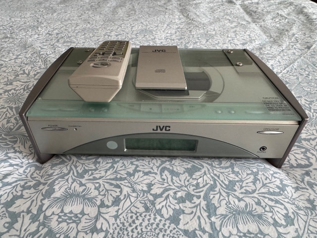 JVC - FS-SD9 Mini Stereo and Remote RM-SFSSD9J