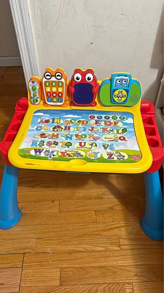 VTech Touch & Learn Activity Desk Deluxe with Expansion Packs