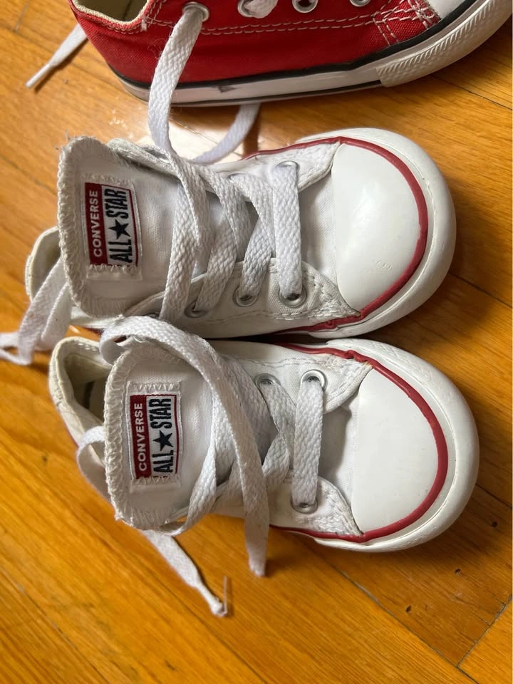 Converse All Star Infant Shoes Size 7 - 2 Pairs - photo 3