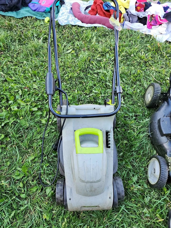 LawnMaster Electric Lawn Mower
