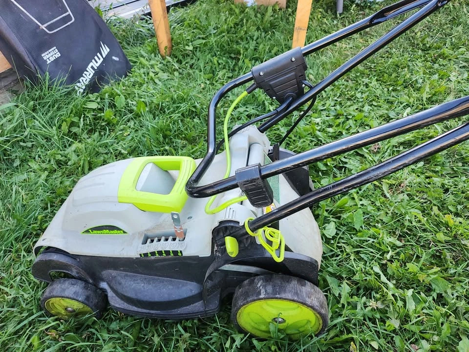 LawnMaster Electric Lawn Mower - photo 2