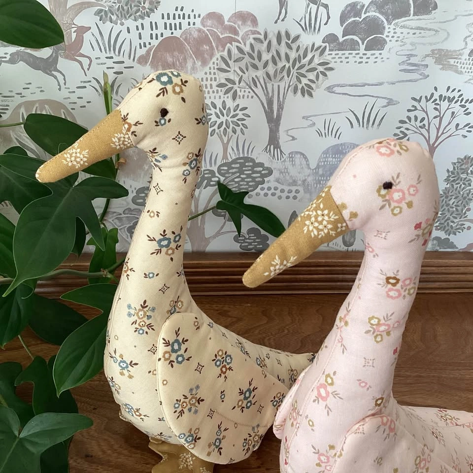 Handmade Desk Geese (Fabric Porch Goose) Floral - photo 2