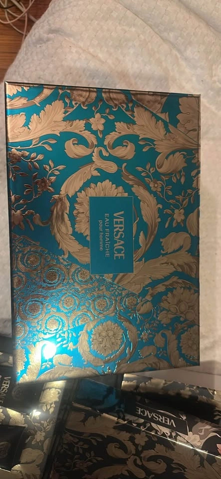Versace Eau Fraîche Fragrance Gift Set with Pouch - photo 2