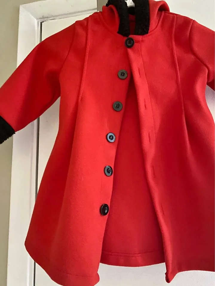 Beautiful 😍 coat fits 3-4 year old girl thumbnail