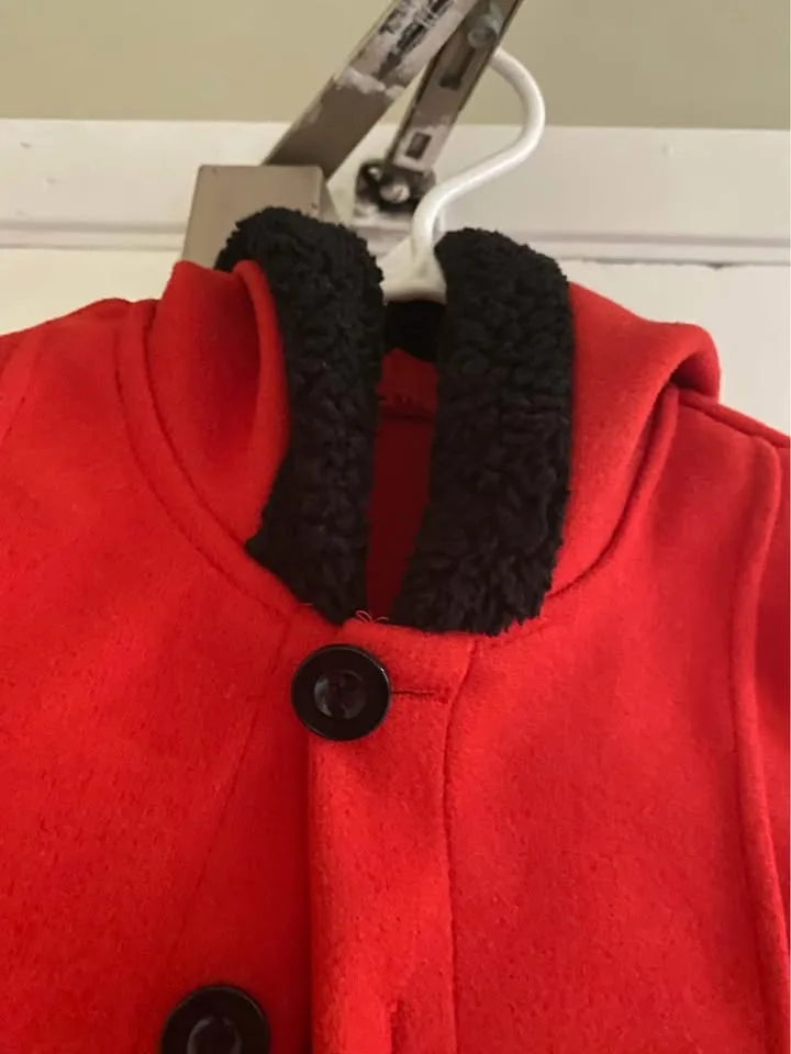 Beautiful 😍 coat fits 3-4 year old girl image indicator(4)
