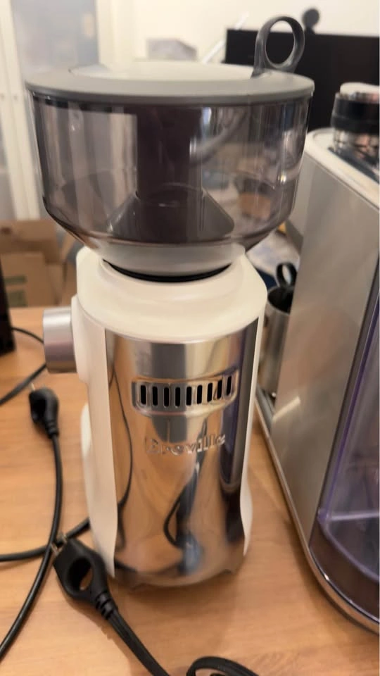 Breville Bambino espresso machine and Smartpro Grinder - photo 4