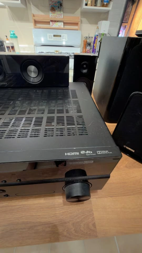 Yamaha surround sound receiver, 5 Speakers, Subwoofer - photo 4