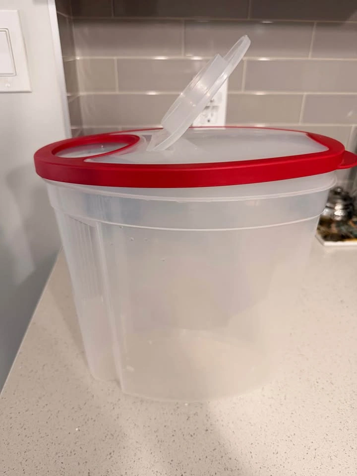 Rubbermaid Cereal Keeper Storage Containers - Set of 3 - photo 2