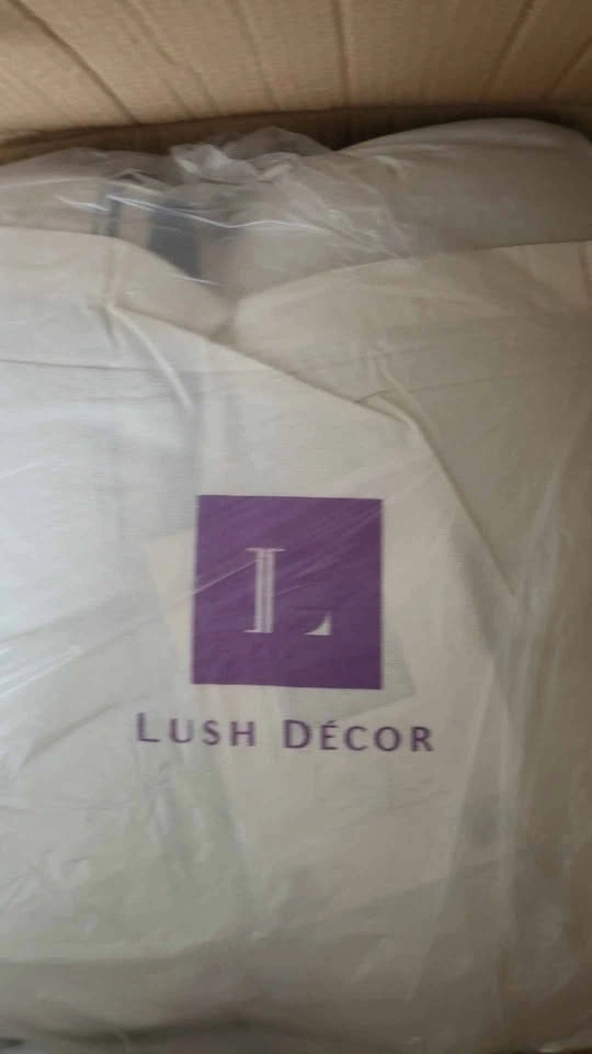 Brand new duvet and 2 shams in box - photo 5