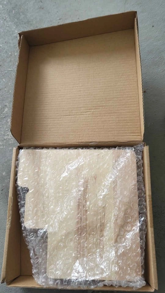 Brand new makeup box wood - photo 3