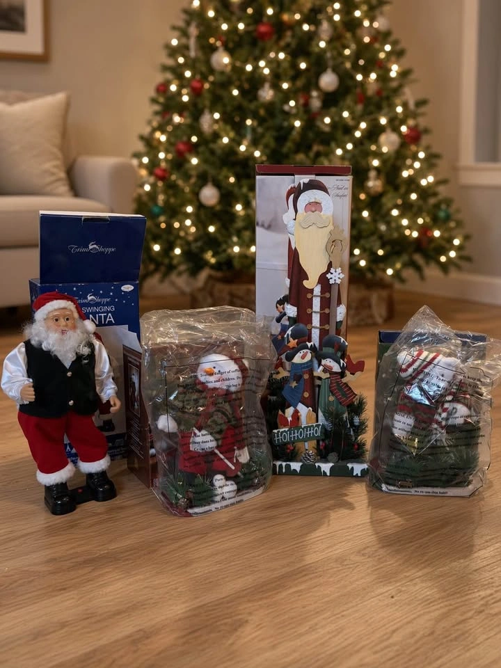 Christmas Decor Bundle – Wooden Santa, Plushies & Animated Santa - photo 2